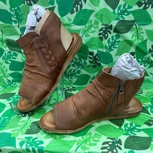 Miz Mooz Leather Flair wide Brandy Ruched Sandals   - Eu 40 Wide